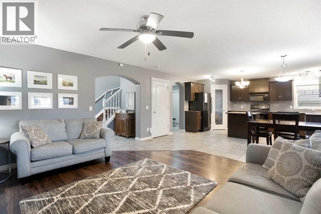 2832 Coopers Manor SW, Airdrie, Alberta  T4B 3J7 - Photo 7 - A2291220