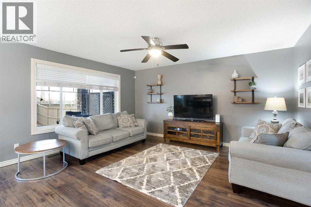 2832 Coopers Manor SW, Airdrie, Alberta  T4B 3J7 - Photo 4 - A2291220