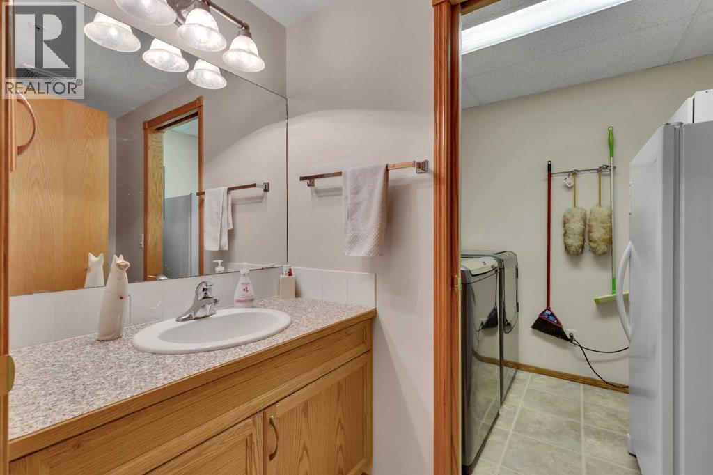 303, 728 Country Hills Road NW, Calgary, Alberta  T3K 5K8 - Photo 15 - A2301147