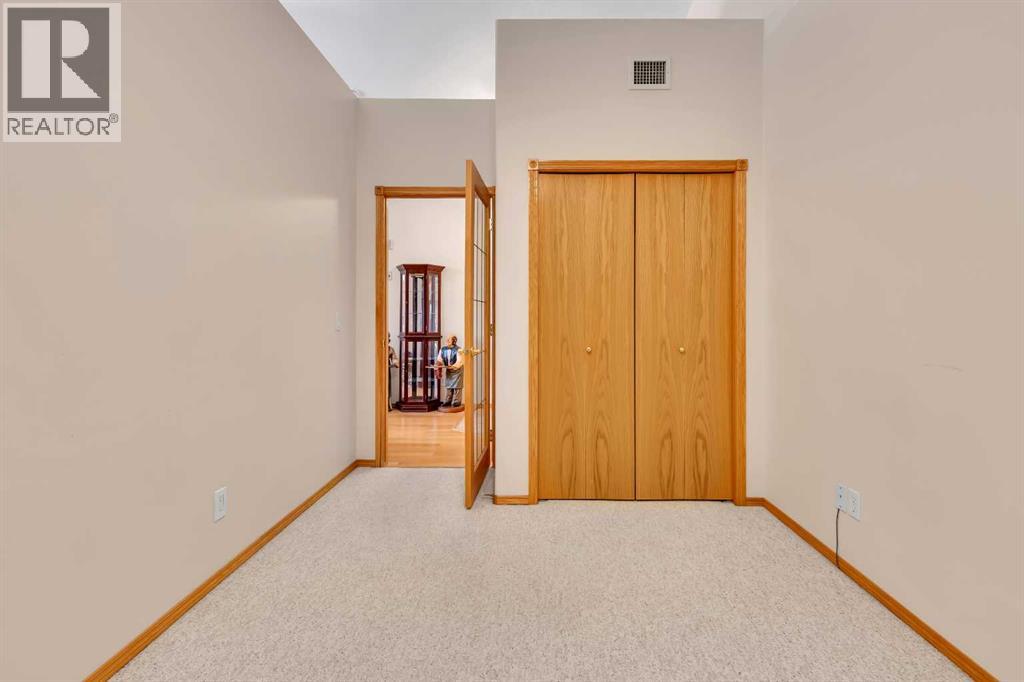 303, 728 Country Hills Road NW, Calgary, Alberta  T3K 5K8 - Photo 8 - A2301147