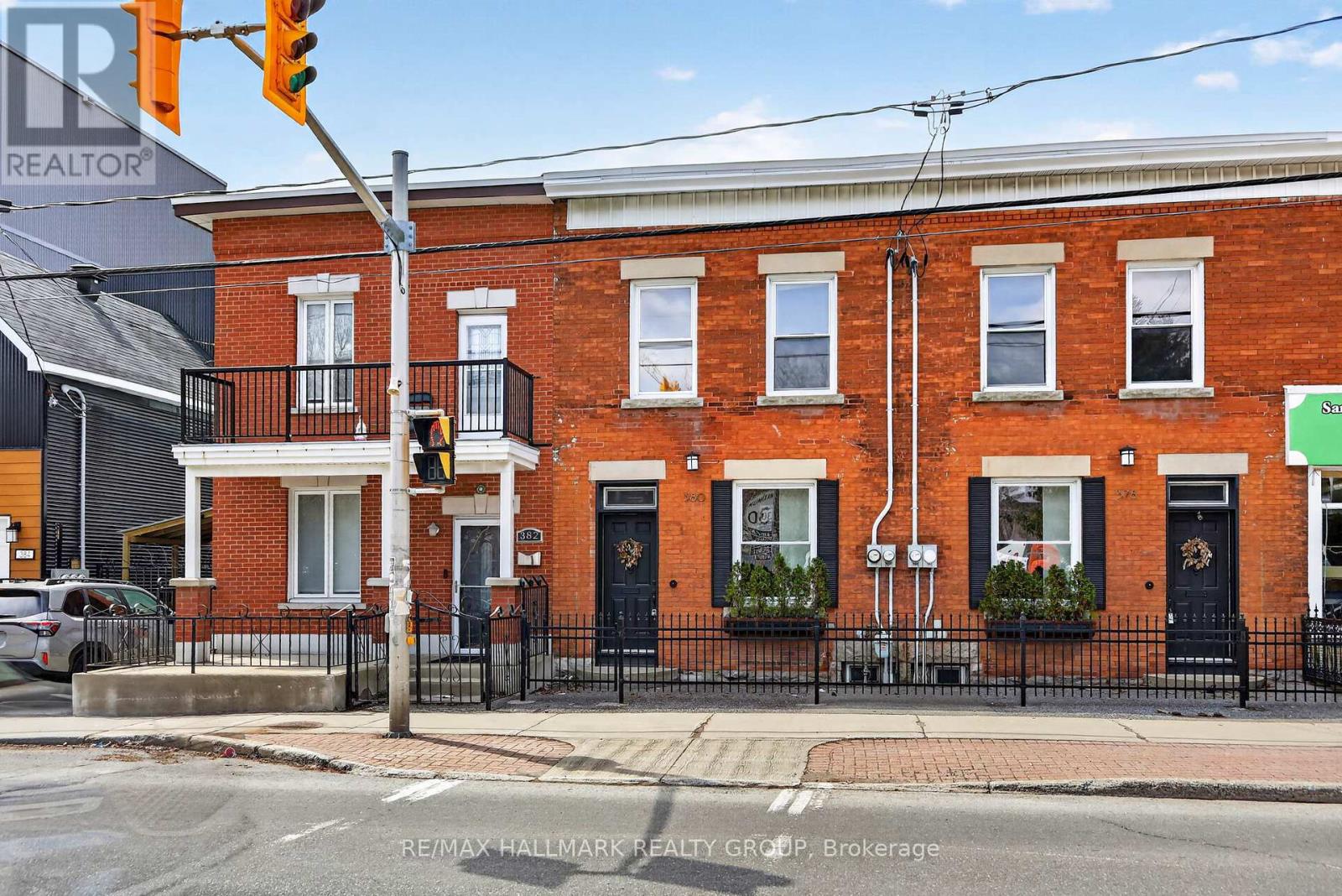 380 BOOTH STREET, Ottawa, Ontario