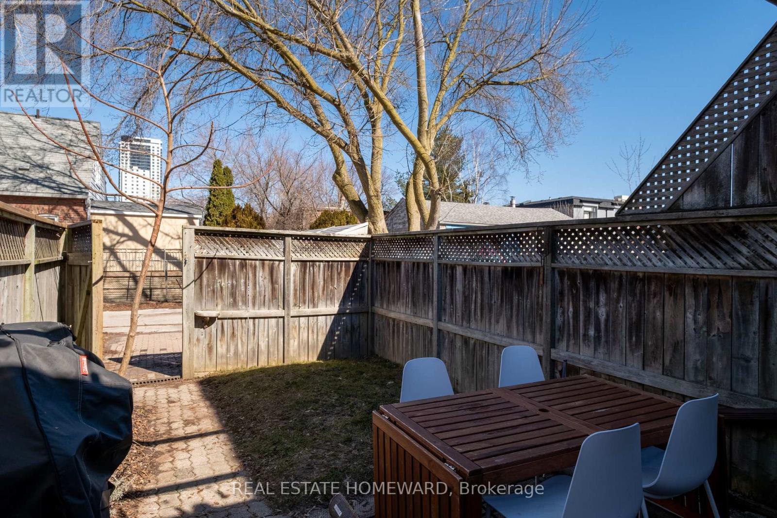 52 Balfour Avenue, Toronto, Ontario  M4C 1T6 - Photo 34 - E13037952