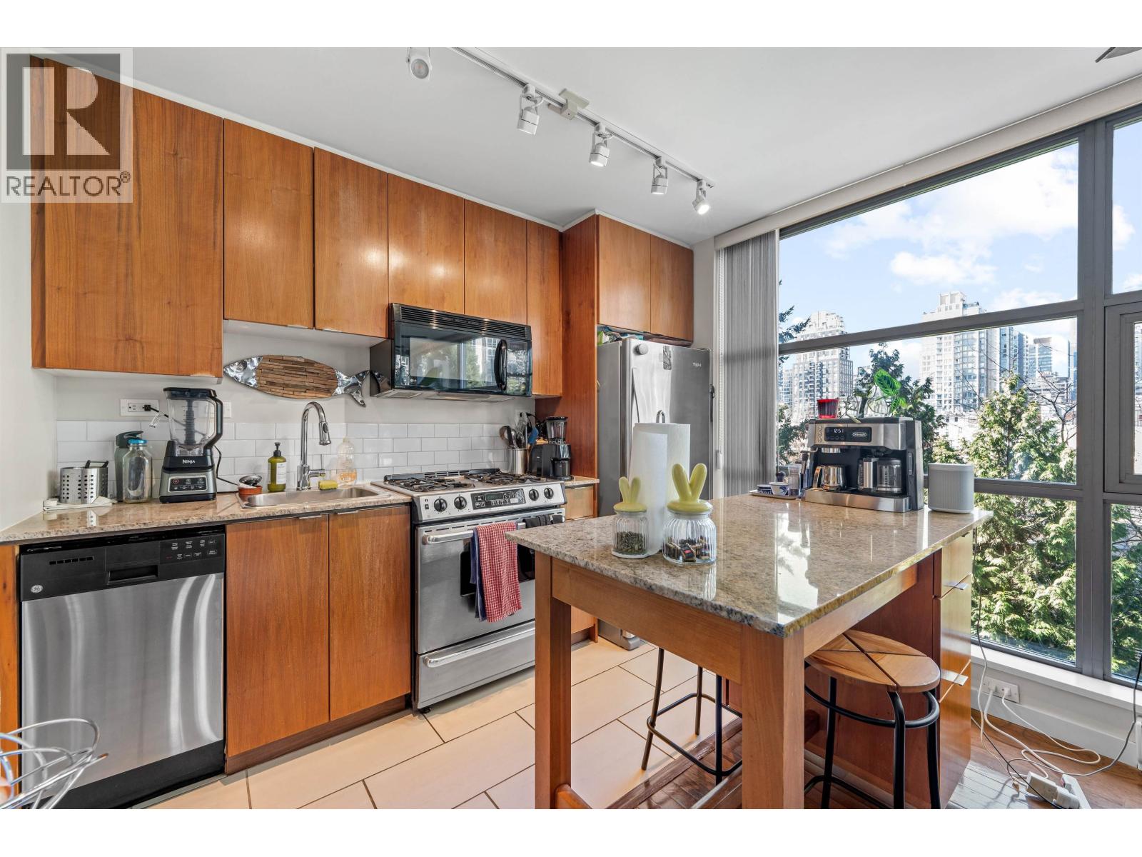 601 989 Beatty Street, Vancouver, British Columbia  V6Z 3C2 - Photo 4 - R3107385