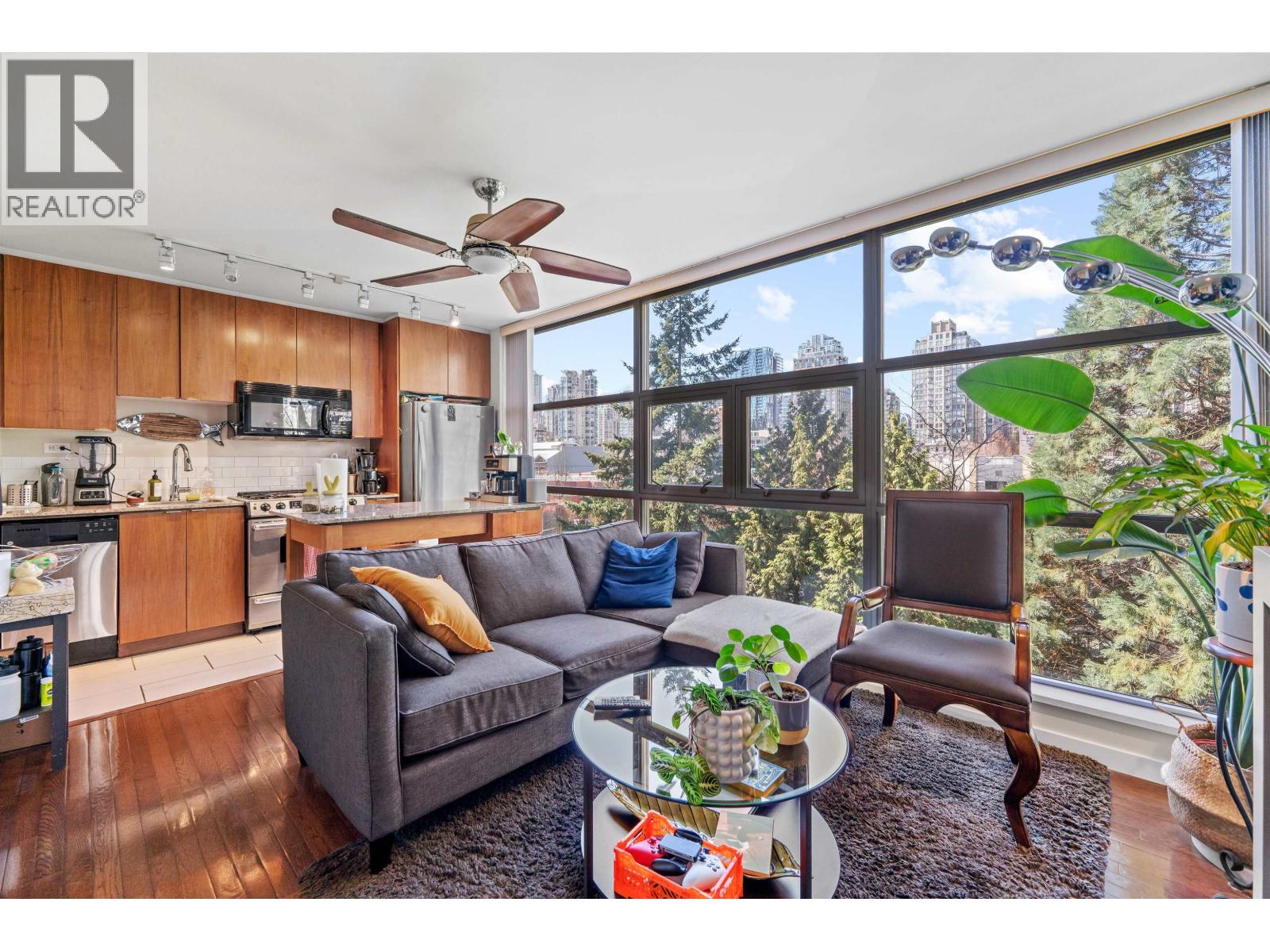 601 989 BEATTY STREET, Vancouver, British Columbia