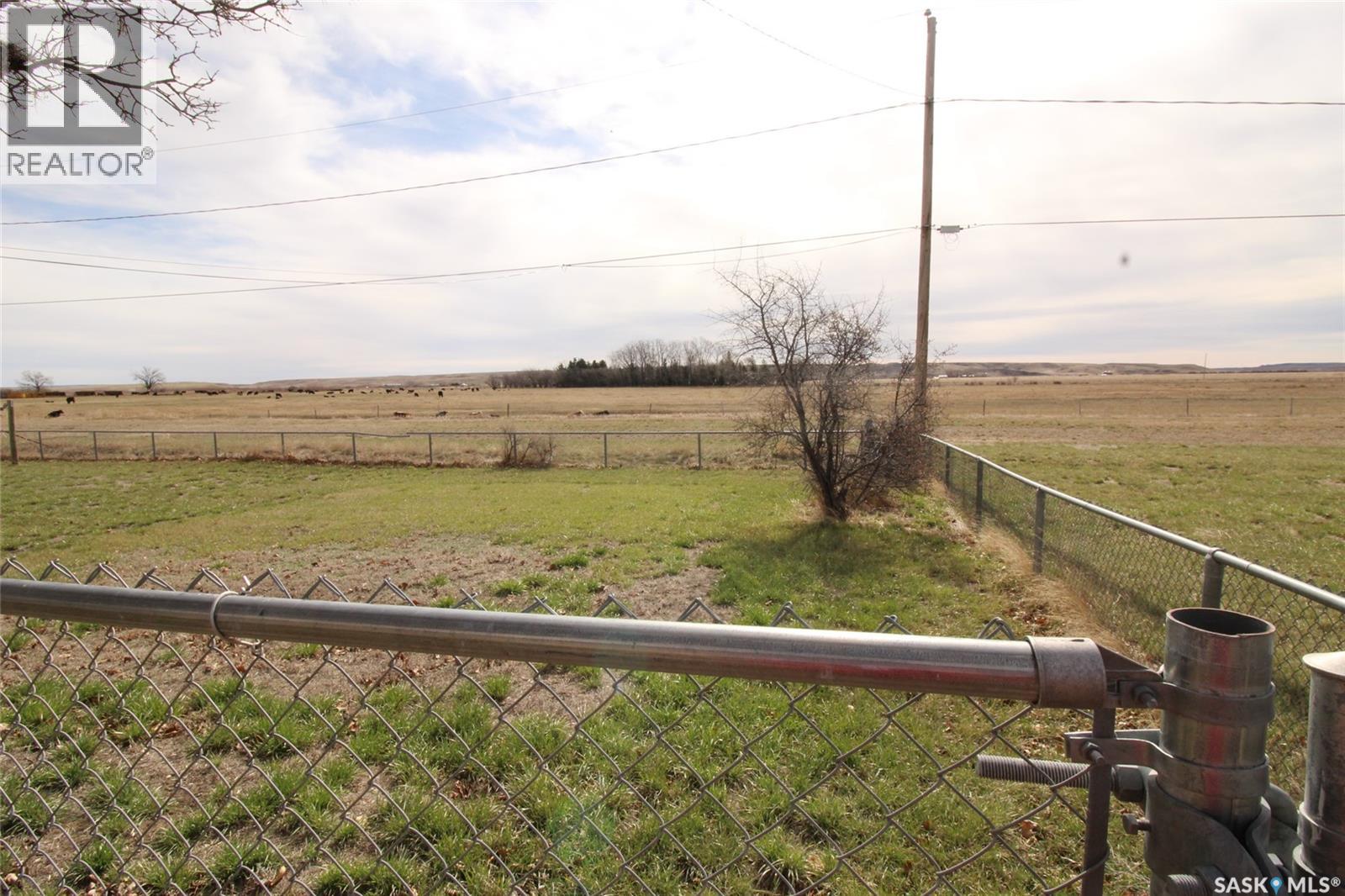 310-320 Railway Avenue W, Val Marie, Saskatchewan  S0N 2T0 - Photo 10 - SK033796