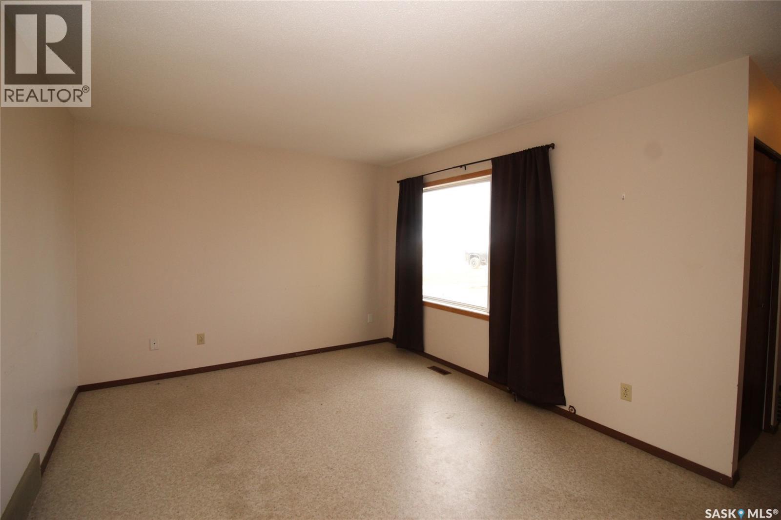 310-320 Railway Avenue W, Val Marie, Saskatchewan  S0N 2T0 - Photo 15 - SK033796