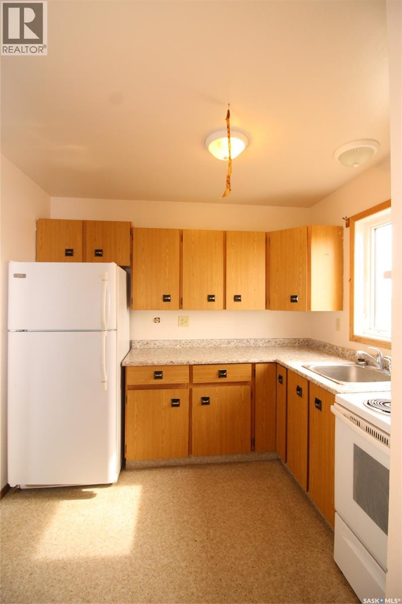 310-320 Railway Avenue W, Val Marie, Saskatchewan  S0N 2T0 - Photo 3 - SK033796