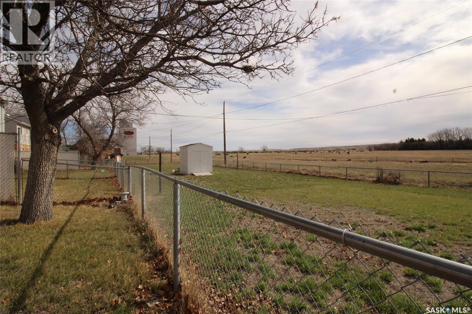 310-320 Railway Avenue W, Val Marie, Saskatchewan  S0N 2T0 - Photo 5 - SK033796