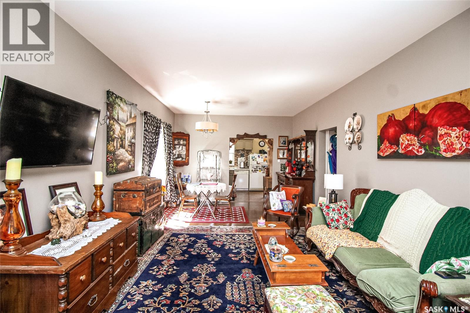 531 1st Street E, Shaunavon, Saskatchewan  S0N 2M0 - Photo 2 - SK033792