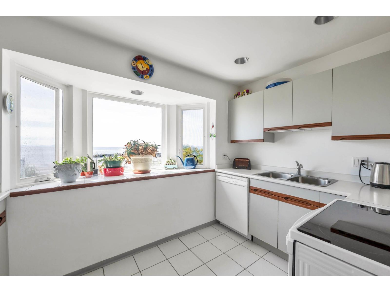 105 15165 Marine Drive, White Rock, British Columbia  V4B 1C5 - Photo 15 - R3114791