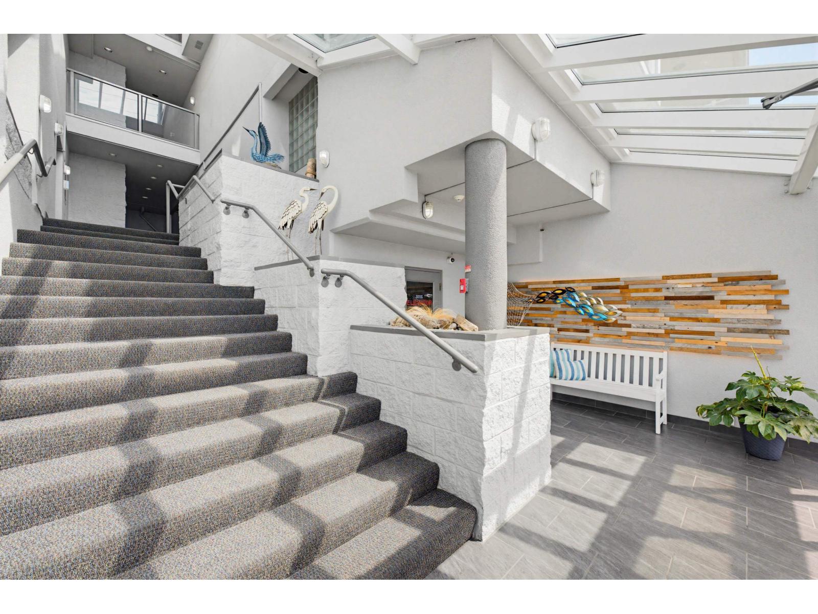 105 15165 Marine Drive, White Rock, British Columbia  V4B 1C5 - Photo 7 - R3114791