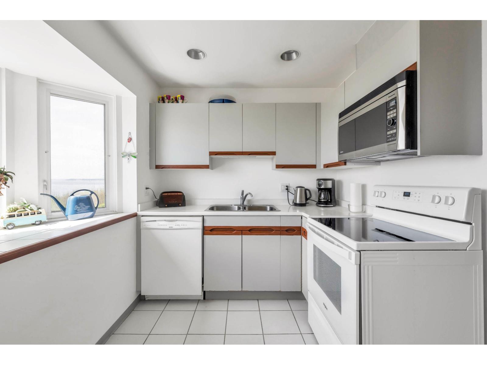 105 15165 Marine Drive, White Rock, British Columbia  V4B 1C5 - Photo 14 - R3114791