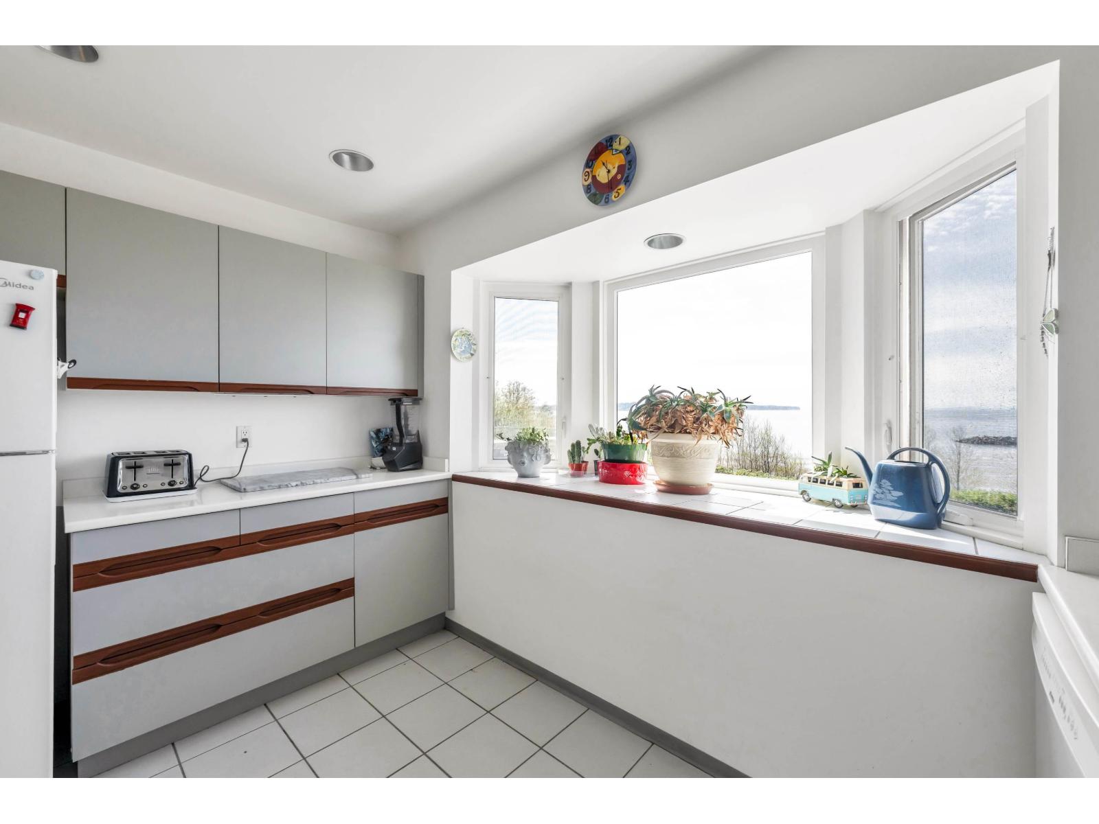 105 15165 Marine Drive, White Rock, British Columbia  V4B 1C5 - Photo 16 - R3114791