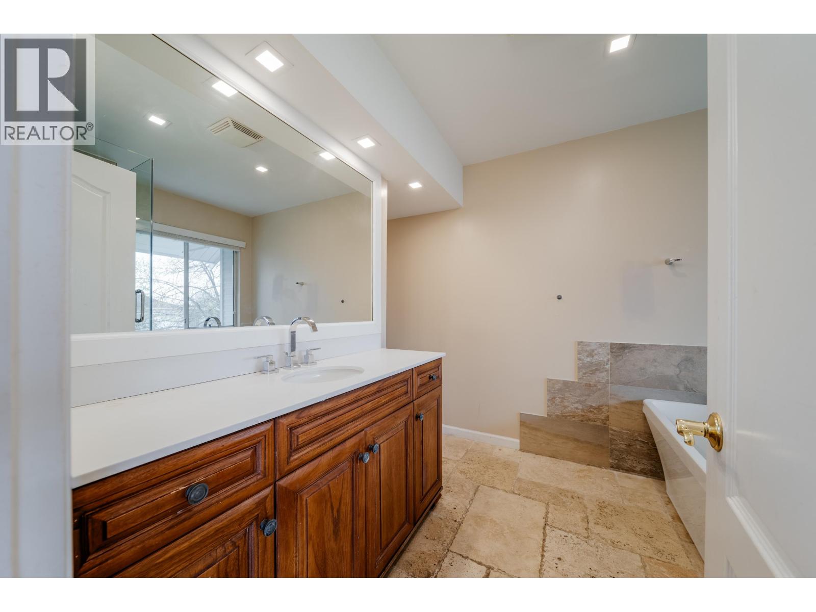 227 Waterleigh Drive, Vancouver, British Columbia  V5X 4T2 - Photo 31 - R3113815