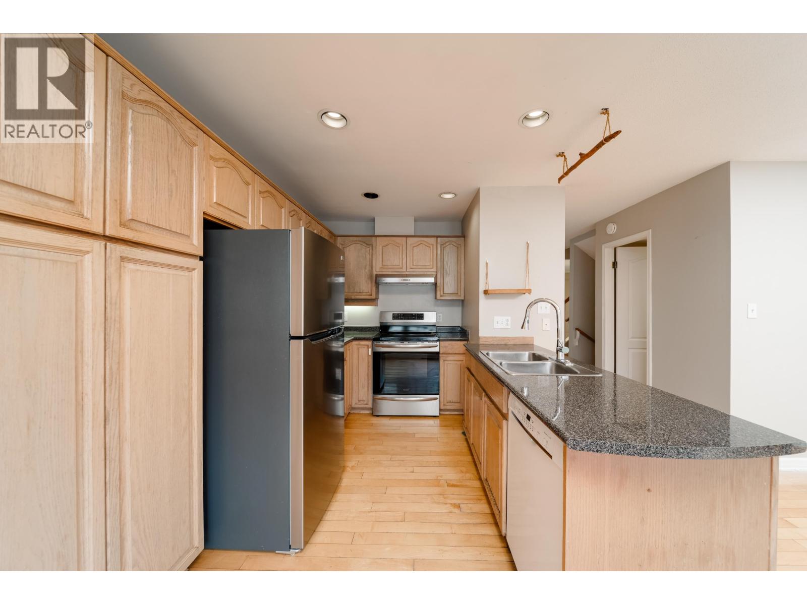 227 Waterleigh Drive, Vancouver, British Columbia  V5X 4T2 - Photo 17 - R3113815