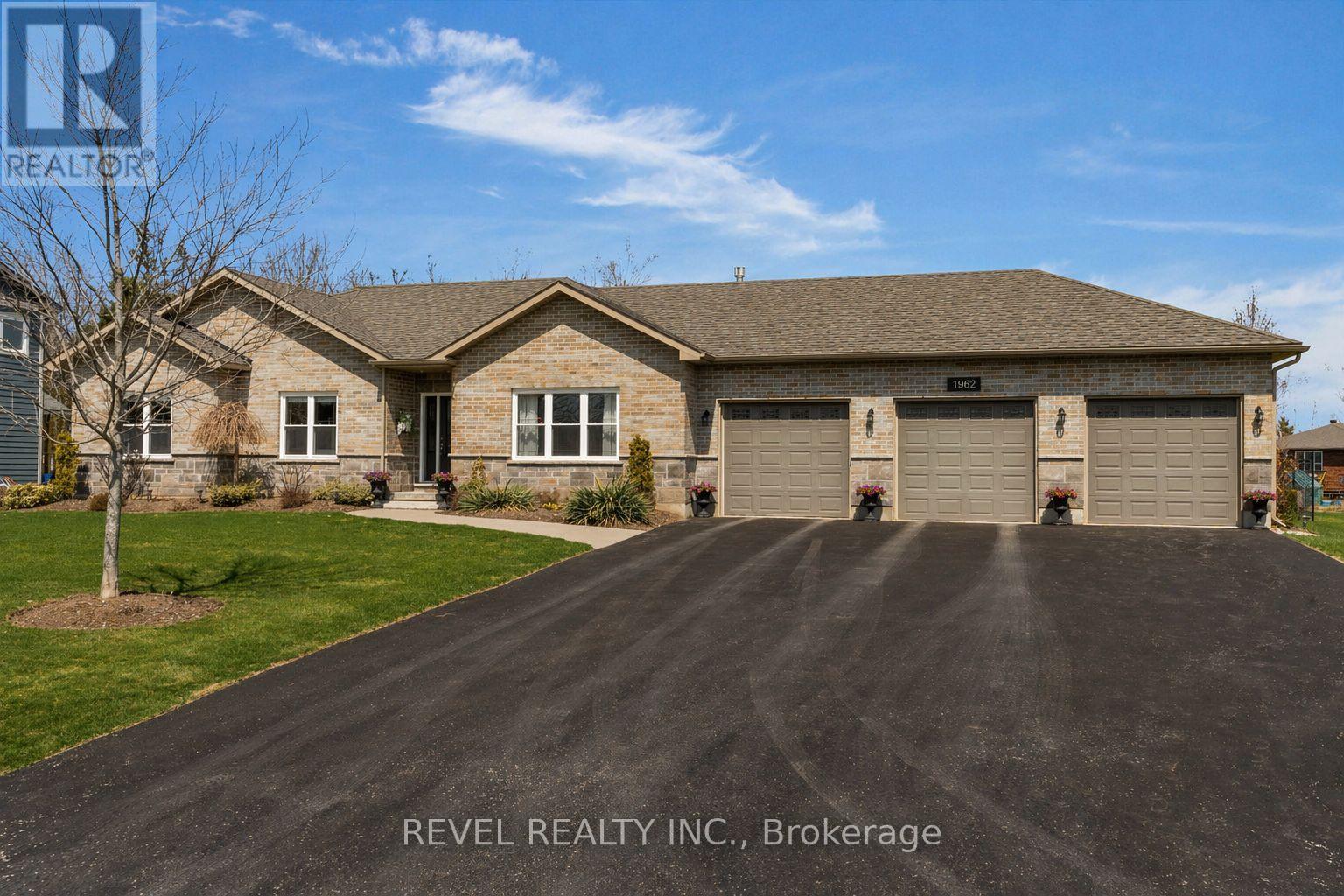 1962 ELANA DRIVE, Severn, Ontario