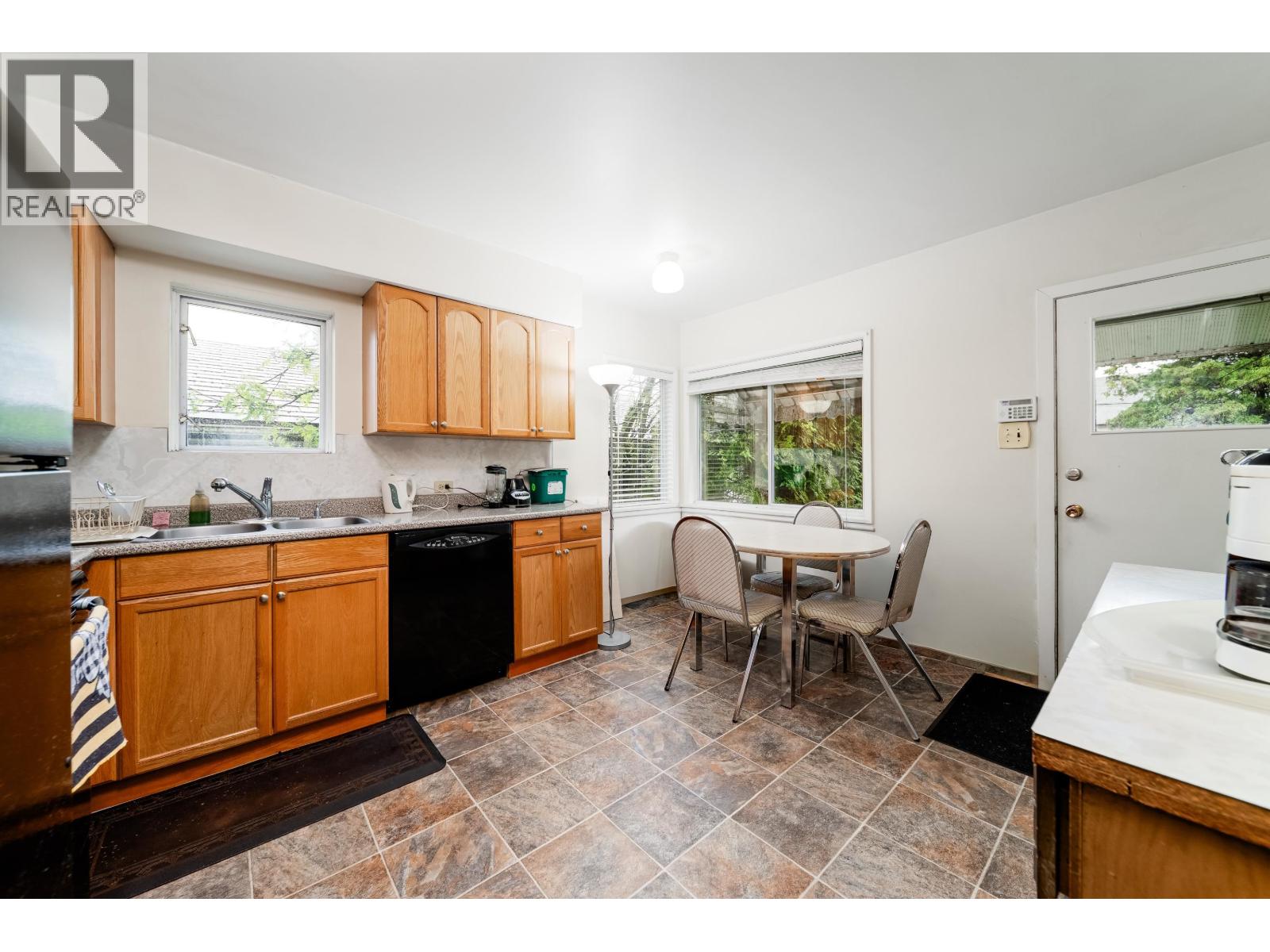 7475 Knight Street, Vancouver, British Columbia  V5P 2X1 - Photo 11 - R3112507