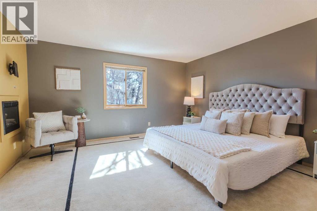 135 Canterbury Court Sw, Calgary, Alberta  T2W 6C1 - Photo 19 - A2293644