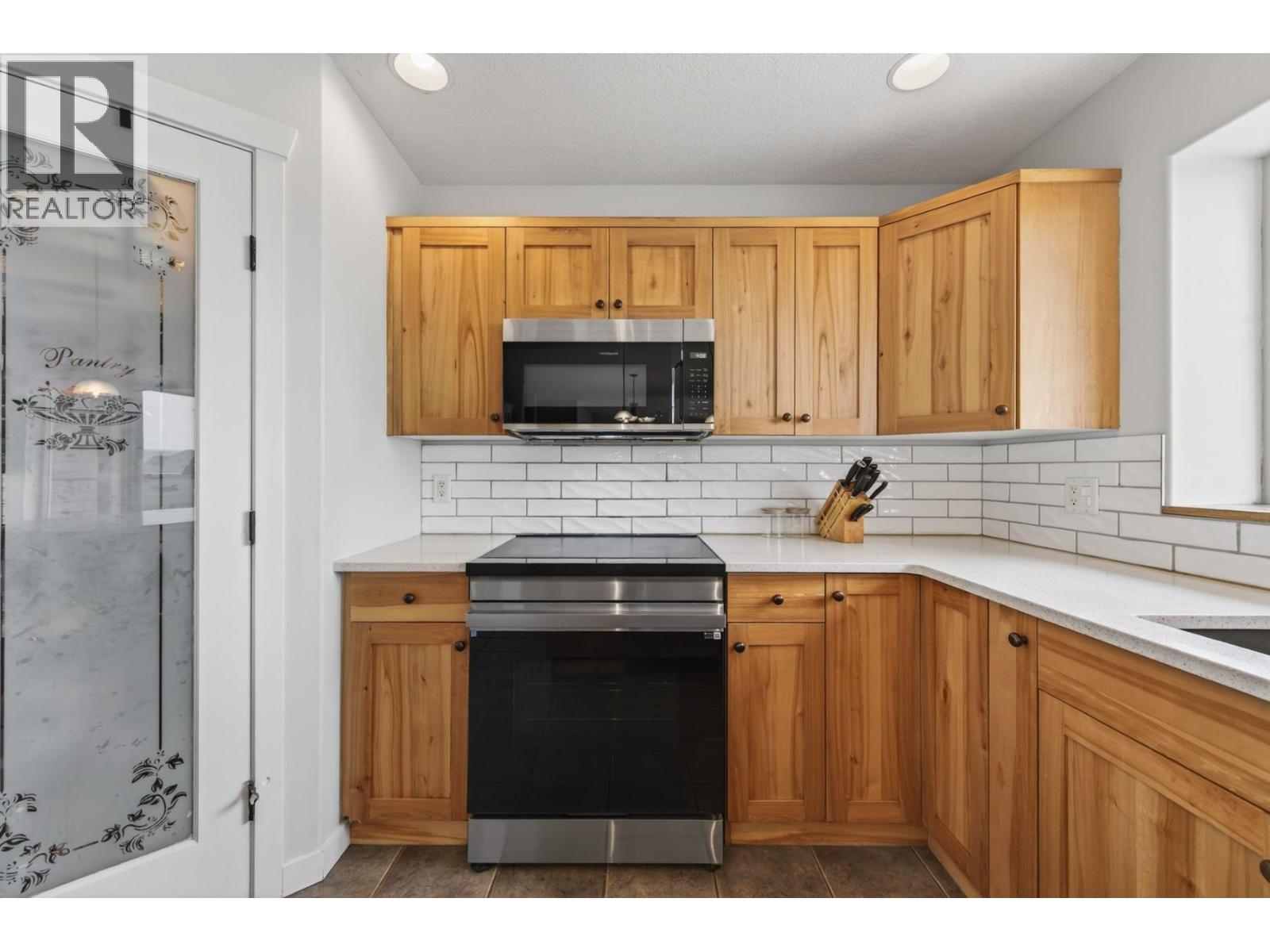 2592 Willowbrae Drive, Kamloops, British Columbia  V1S 2B2 - Photo 4 - 10384594