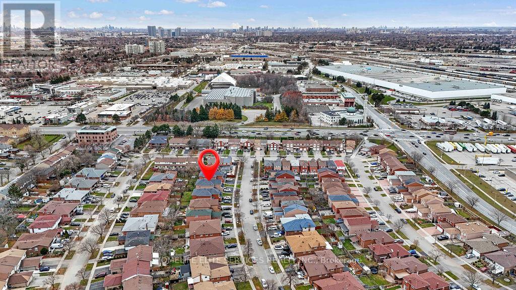 7 LENTHALL AVENUE, Toronto, Ontario