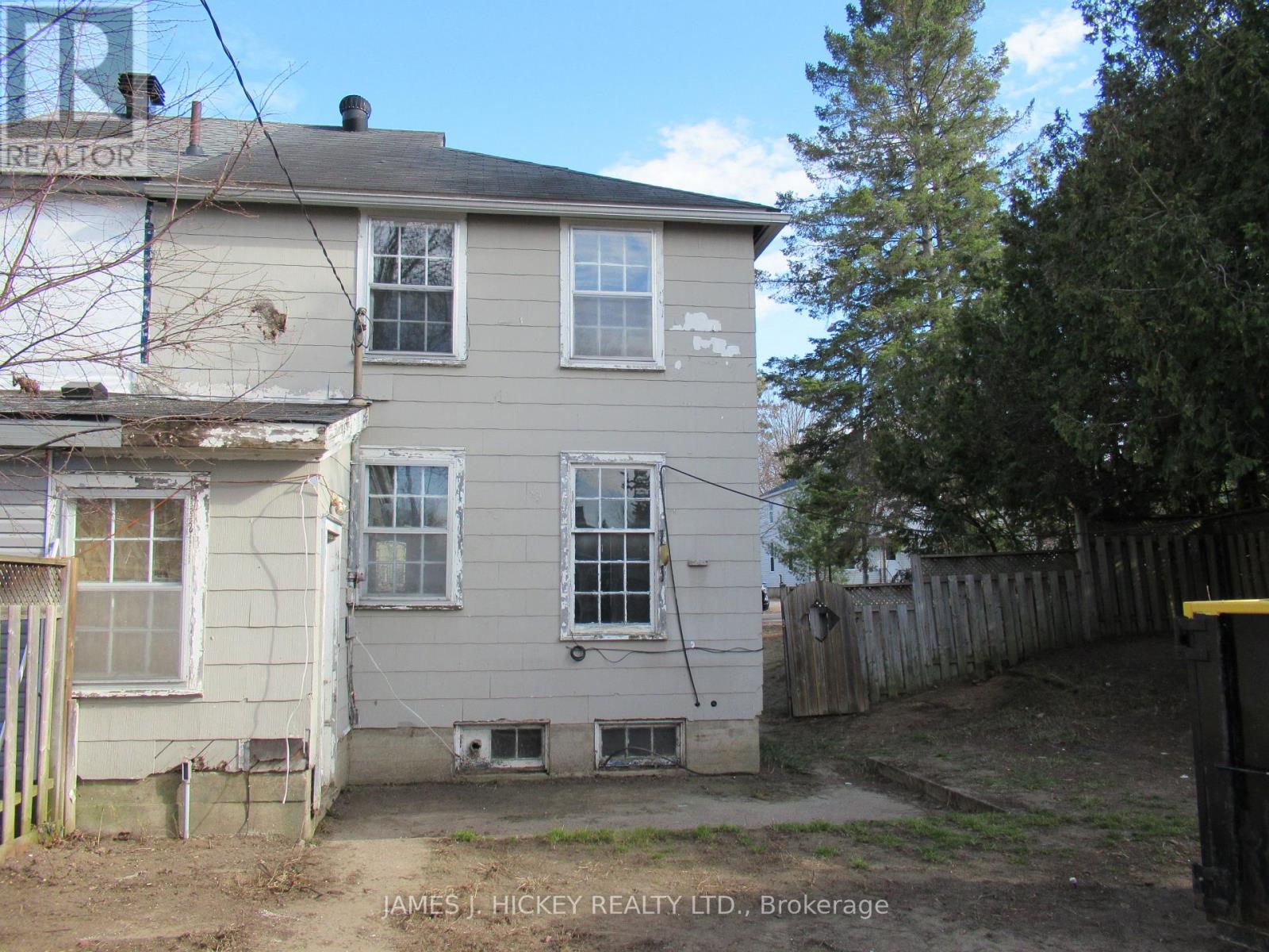 10 Iberville Street, Deep River, Ontario  K0J 1P0 - Photo 2 - X12743346