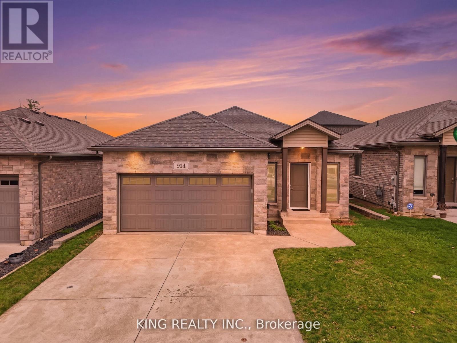 914 ELLROSE AVENUE, Windsor, Ontario