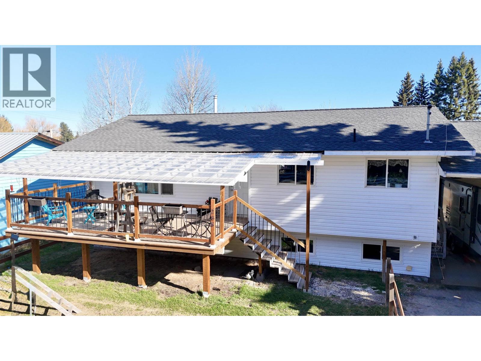 265 W 4th Street, Vanderhoof, British Columbia  V0J 3A0 - Photo 2 - R3097055