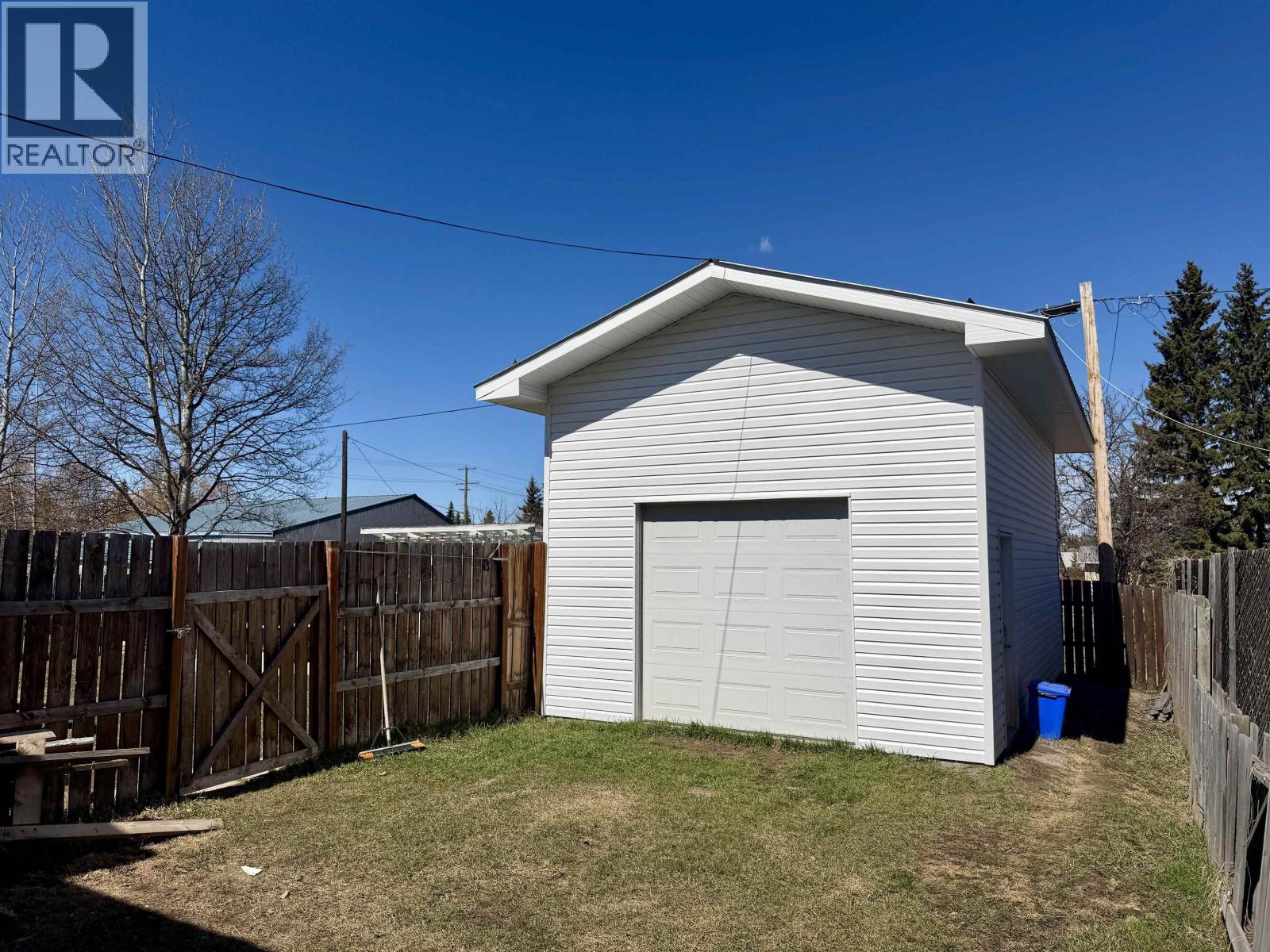 265 W 4th Street, Vanderhoof, British Columbia  V0J 3A0 - Photo 11 - R3097055