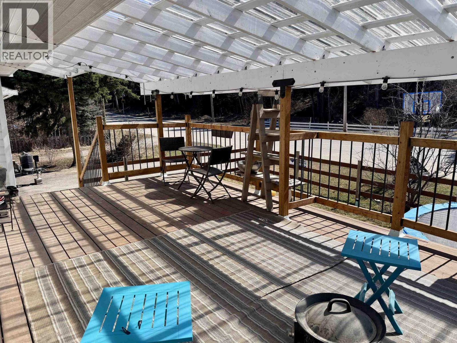 265 W 4th Street, Vanderhoof, British Columbia  V0J 3A0 - Photo 4 - R3097055