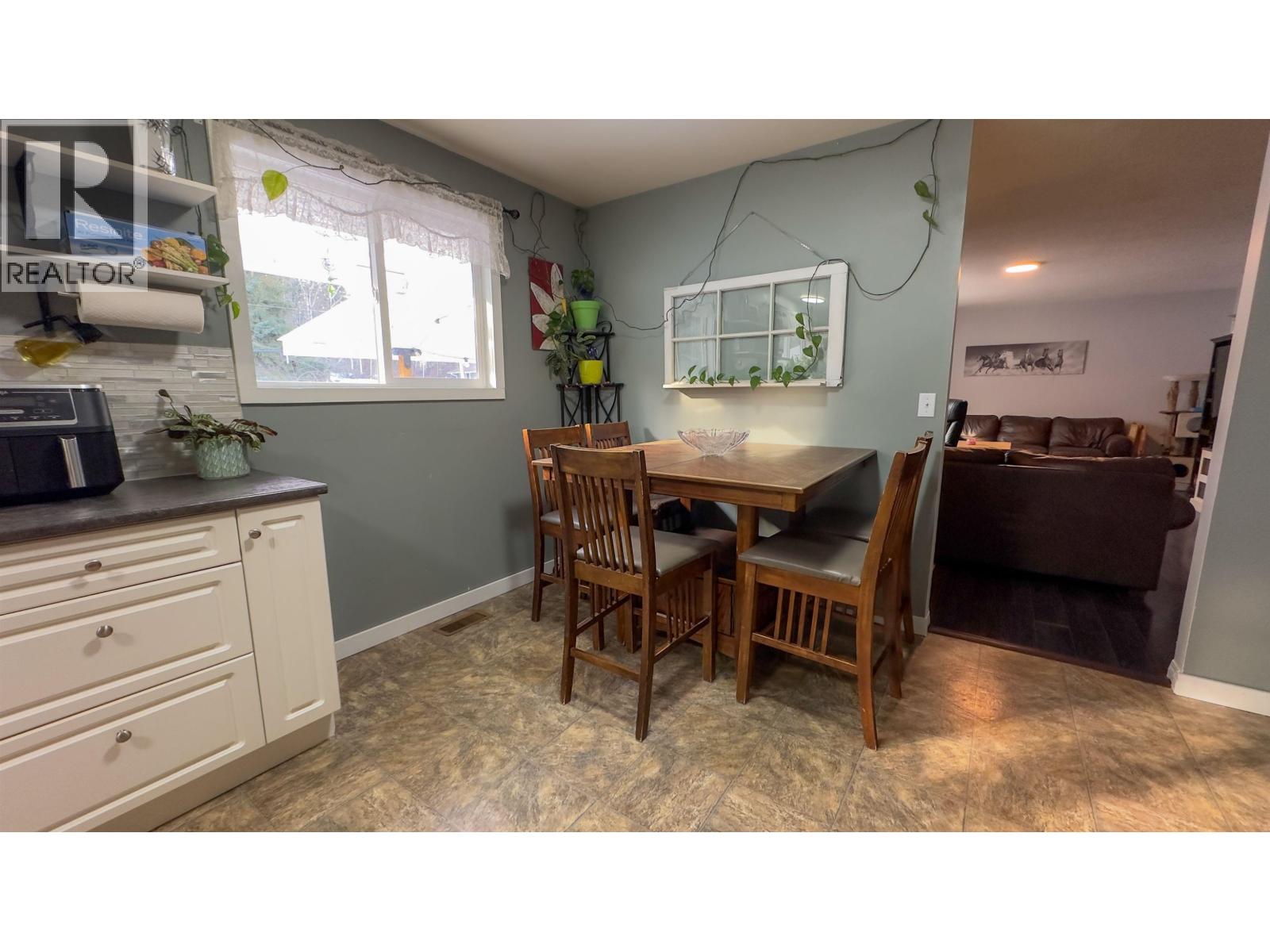 265 W 4th Street, Vanderhoof, British Columbia  V0J 3A0 - Photo 19 - R3097055