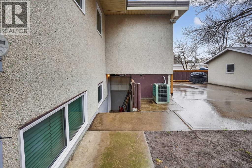 1510 15 Street N, Lethbridge, Alberta  T1H 2Z2 - Photo 35 - A2298809