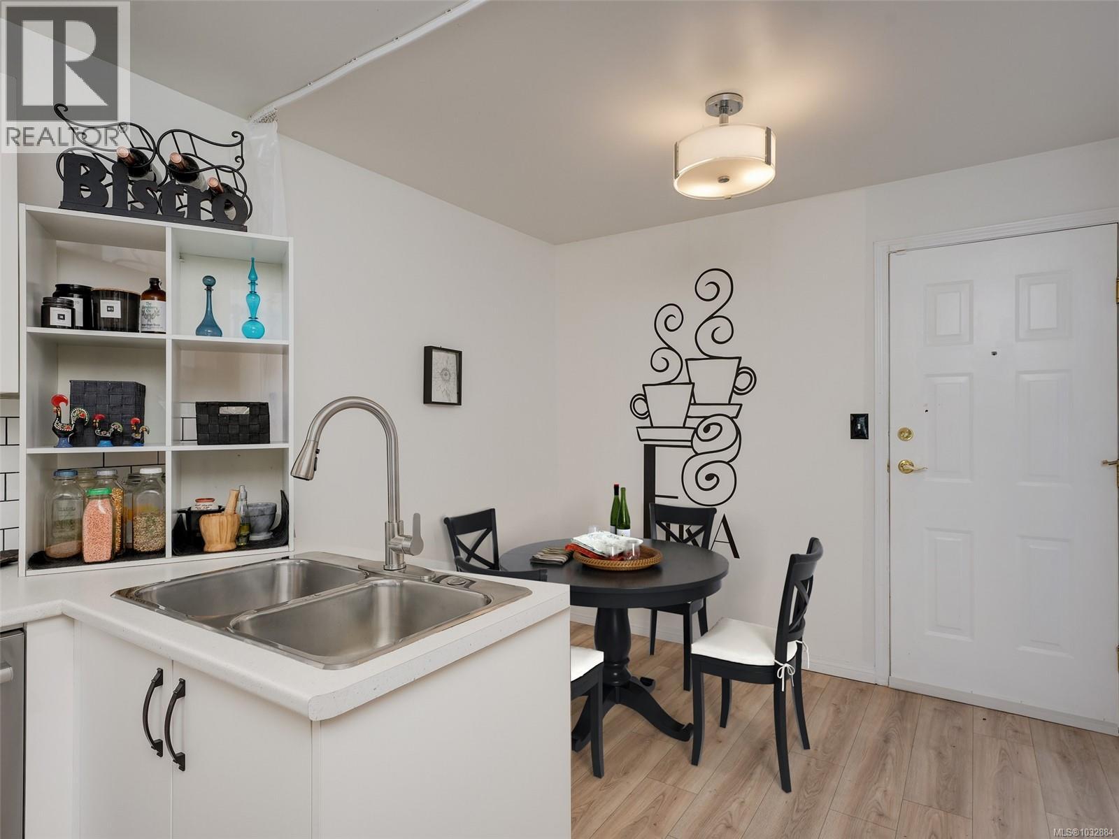 41 909 Admirals Rd, Esquimalt, British Columbia  V9A 2P1 - Photo 11 - 1032884