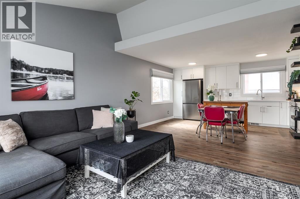 3459 30a Avenue SE, Calgary, Alberta  T2B 0H7 - Photo 6 - A2301752