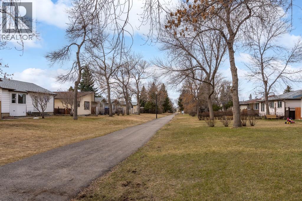 3459 30a Avenue SE, Calgary, Alberta  T2B 0H7 - Photo 2 - A2301752