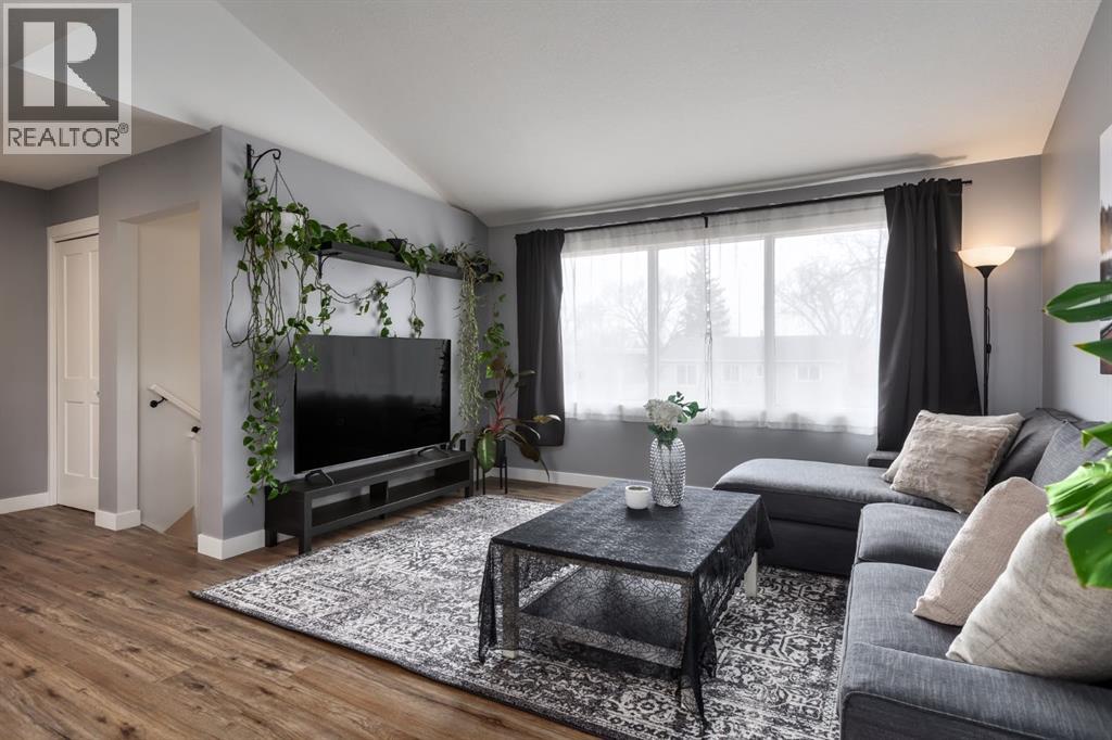 3459 30a Avenue SE, Calgary, Alberta  T2B 0H7 - Photo 5 - A2301752