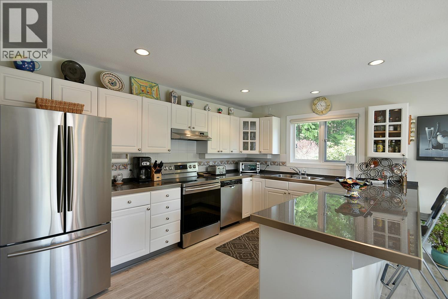 4906 Sinclair Bay Road, Garden Bay, British Columbia  V0N 1S1 - Photo 6 - R3115244