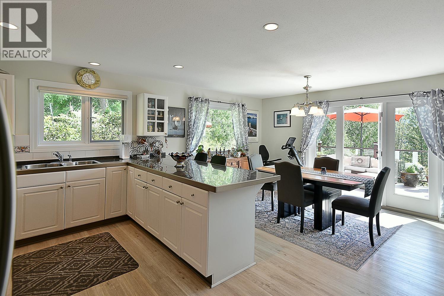 4906 Sinclair Bay Road, Garden Bay, British Columbia  V0N 1S1 - Photo 7 - R3115244