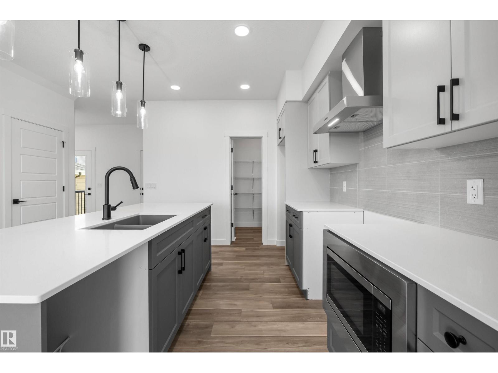 19111 20 Av NW, Edmonton, Alberta  T6M 3E8 - Photo 9 - E4477818