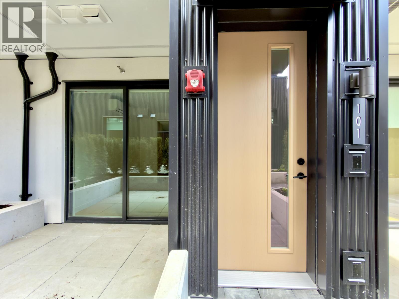 101 2810 NANAIMO STREET, vancouver, British Columbia