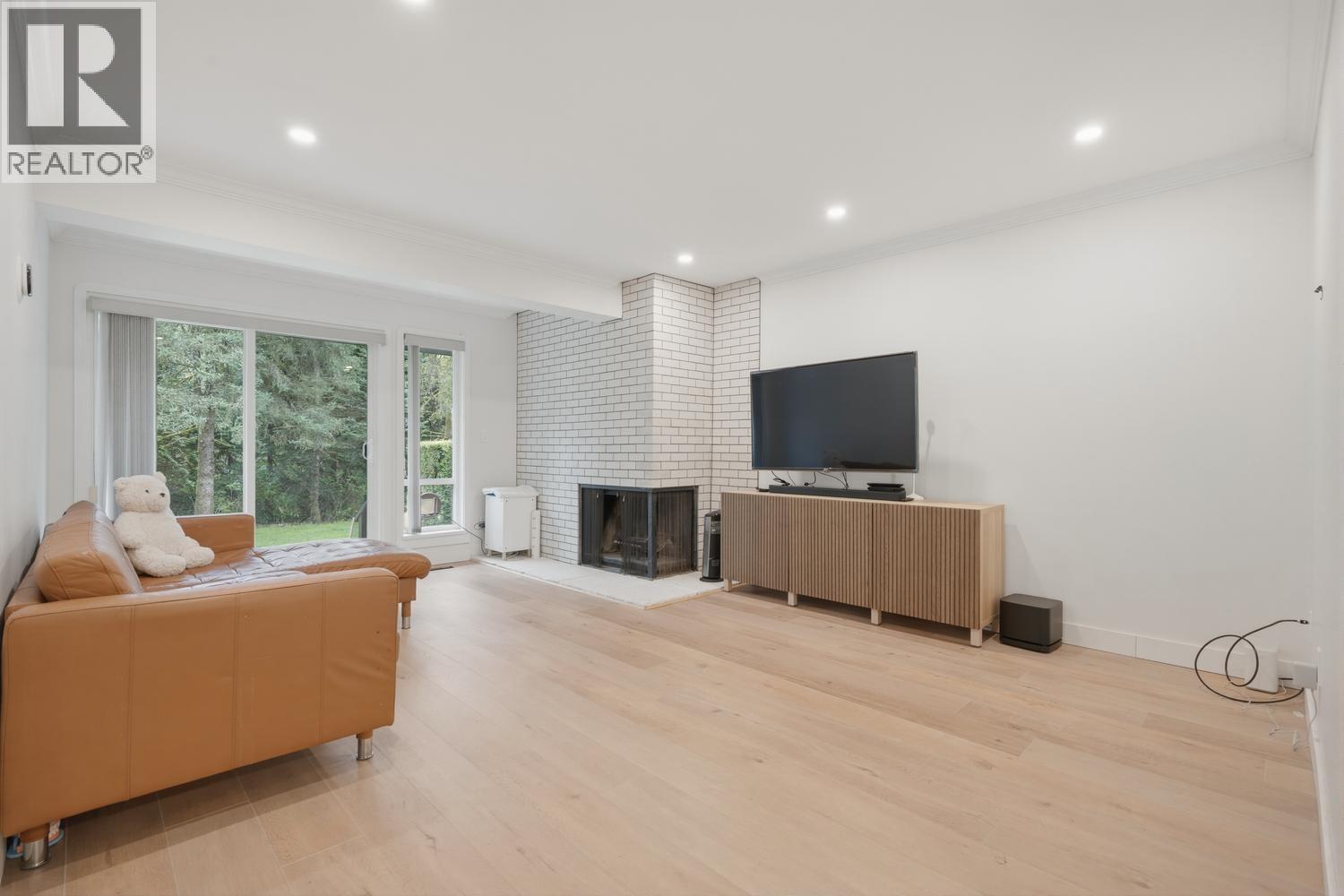 9546 Willowleaf Place, Burnaby, British Columbia  V5A 4A5 - Photo 3 - R3115178