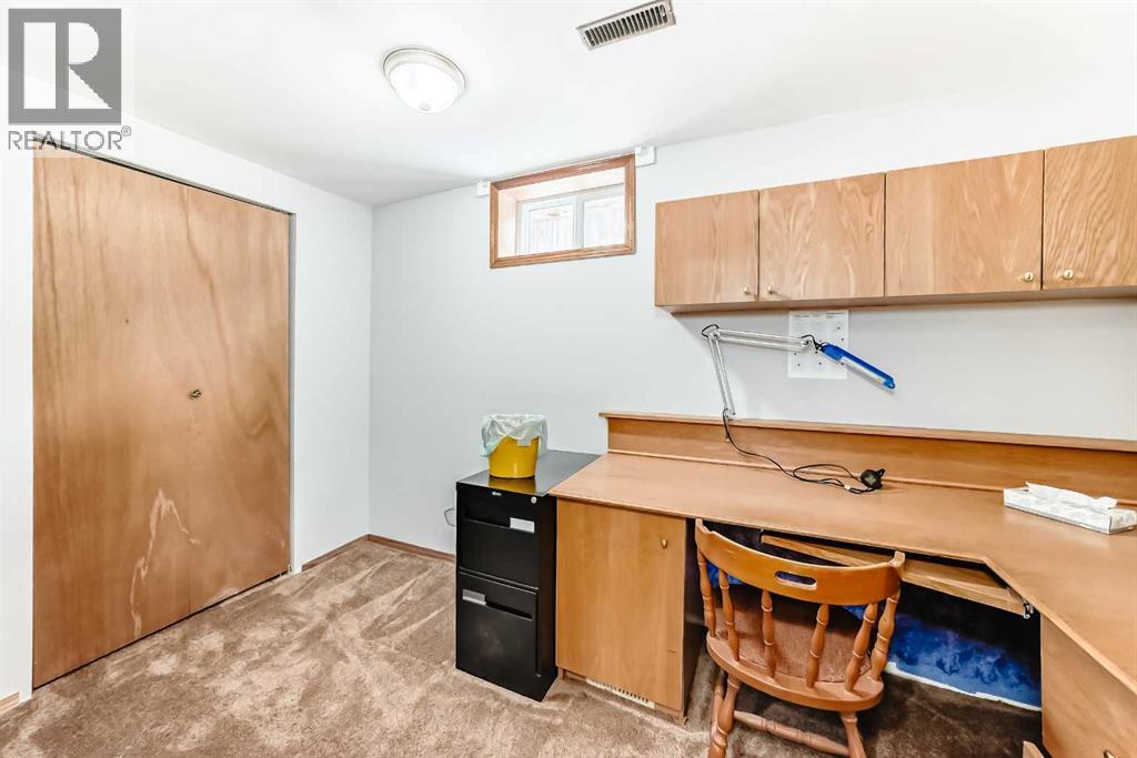 1837 Meadowbrook Drive SE, Airdrie, Alberta  T4A 1V5 - Photo 30 - A2287190