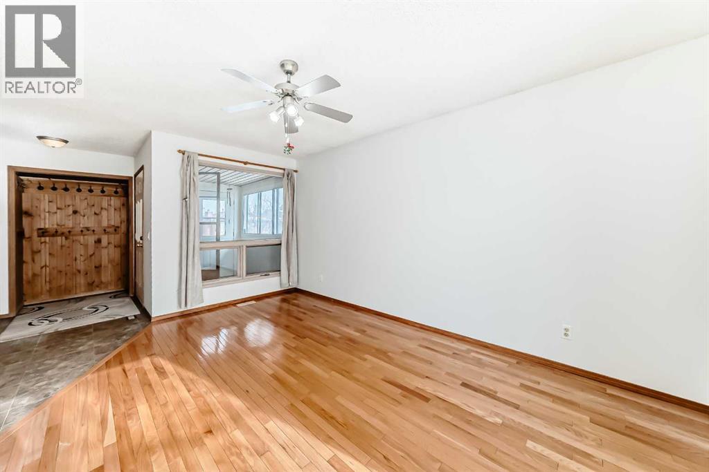 1837 Meadowbrook Drive SE, Airdrie, Alberta  T4A 1V5 - Photo 12 - A2287190