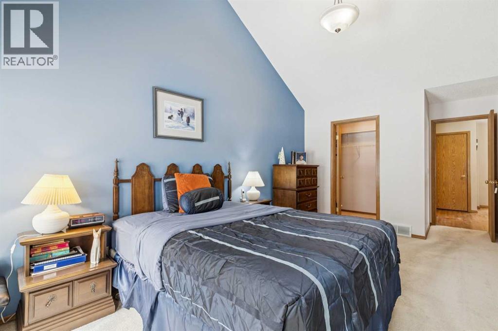 53 Somervale Point SW, Calgary, Alberta  T2Y 3K4 - Photo 11 - A2298636