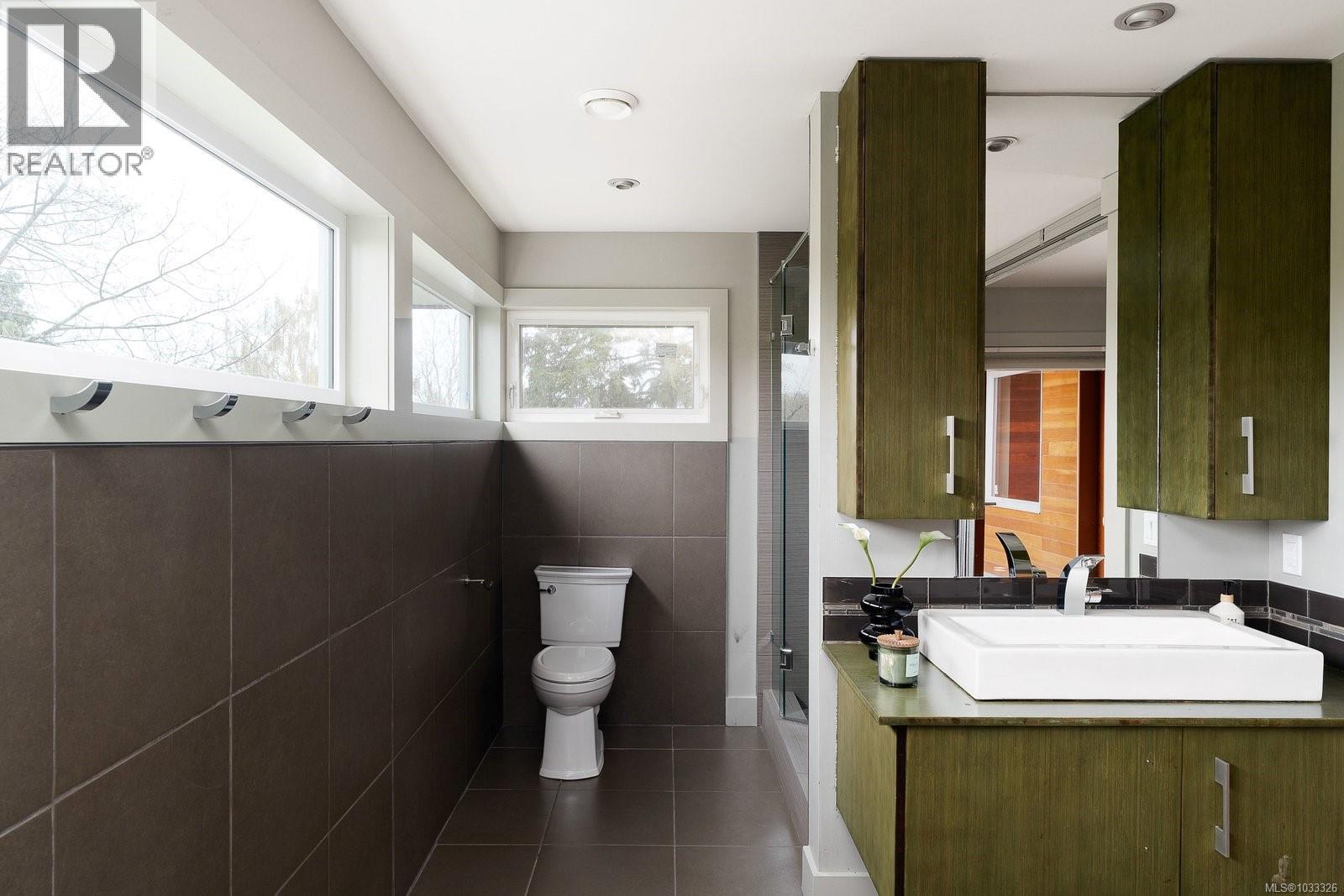 2835 Lincoln Rd, Oak Bay, British Columbia  V8R 6A8 - Photo 33 - 1033326