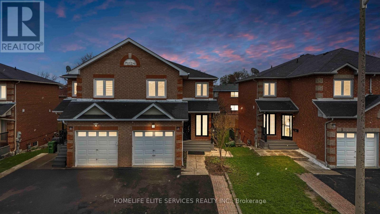 7 LENTHALL AVENUE, Toronto, Ontario