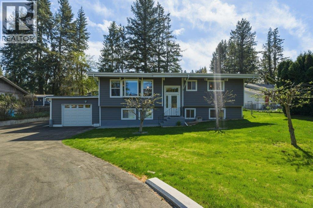 3220 5 Avenue SE, Salmon Arm, British Columbia