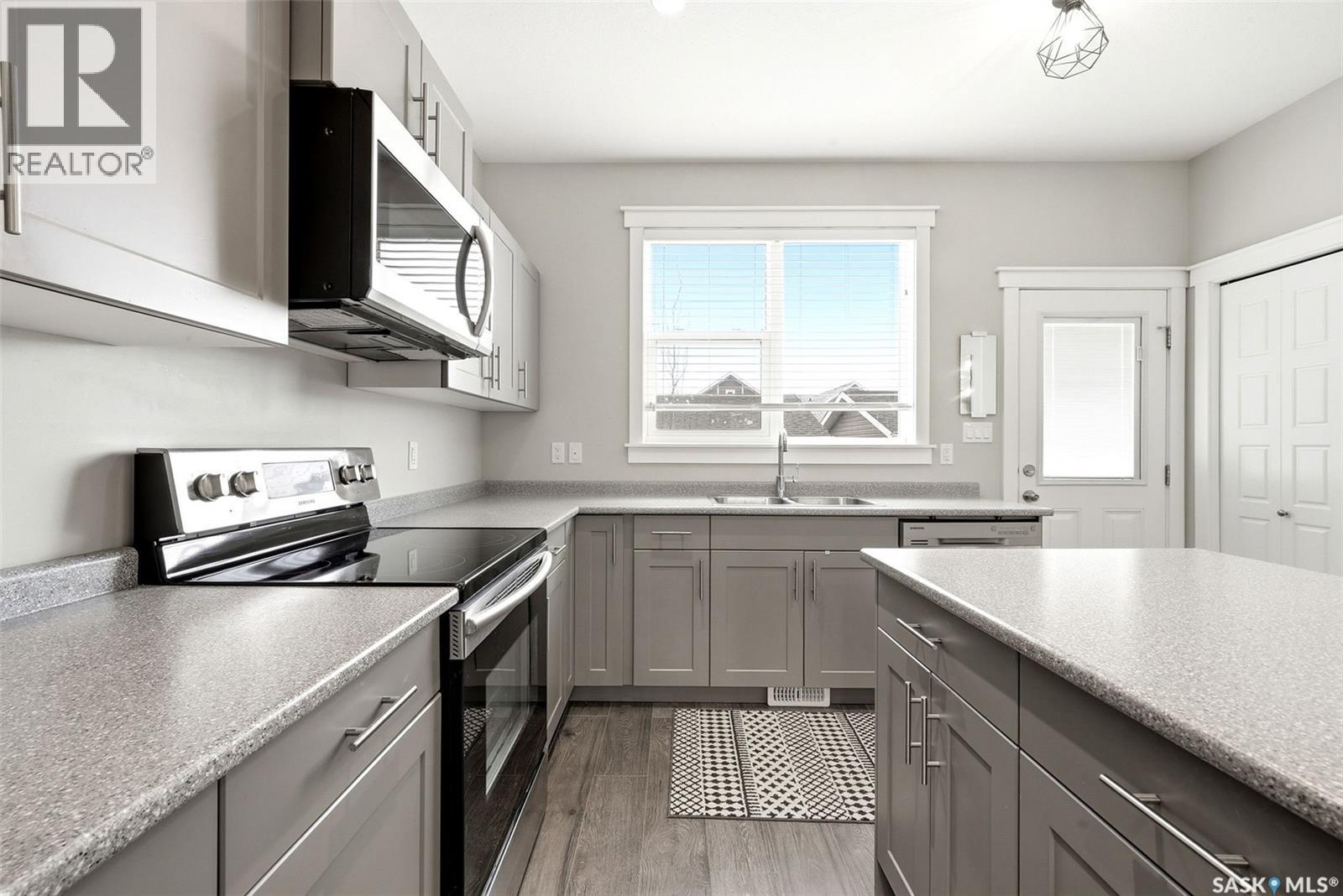 4371 James Hill Road, Regina, Saskatchewan  S4W 0L4 - Photo 8 - SK033774