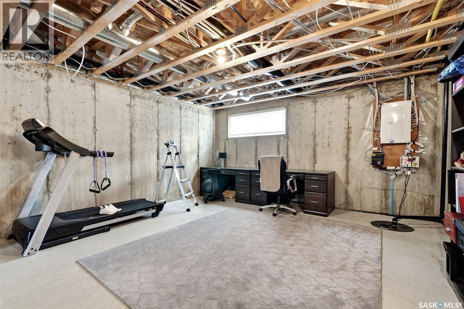 4371 James Hill Road, Regina, Saskatchewan  S4W 0L4 - Photo 26 - SK033774