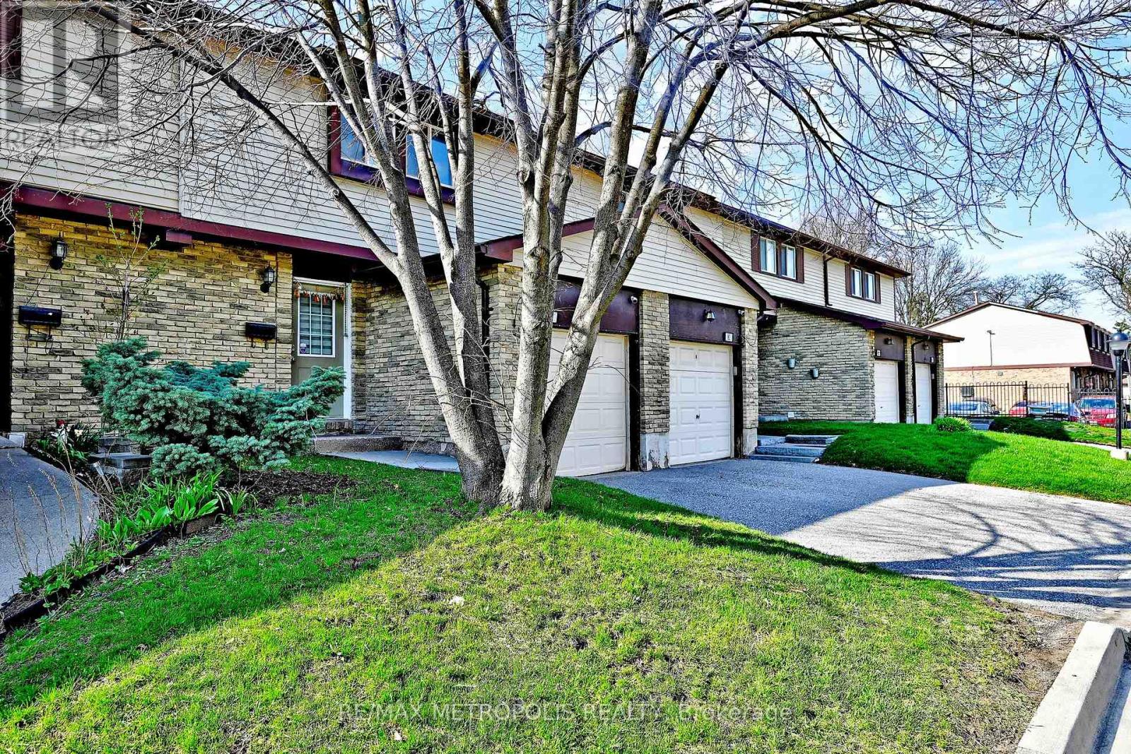 83 - 45 HANSEN ROAD N, Brampton, Ontario