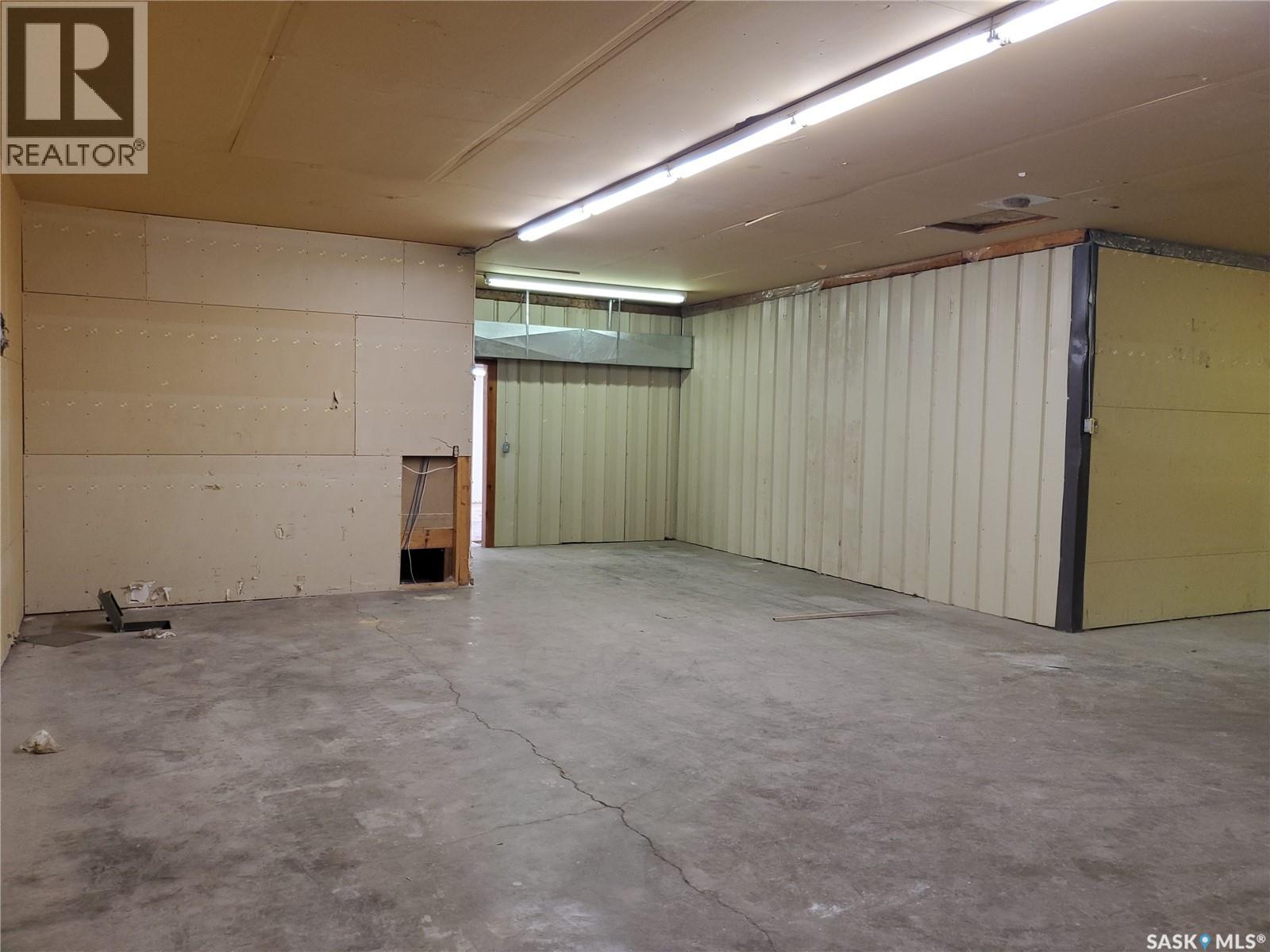 102 Railway Avenue N, Cabri, Saskatchewan  S0N 0J0 - Photo 10 - SK033800